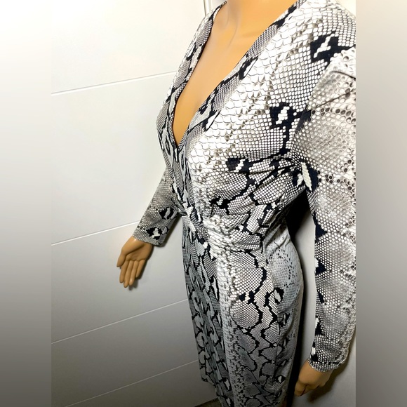 Roberto Cavalli Python Print Cocktail Dress Sz 42. True to Sz Medium. Like new - Picture 11 of 16